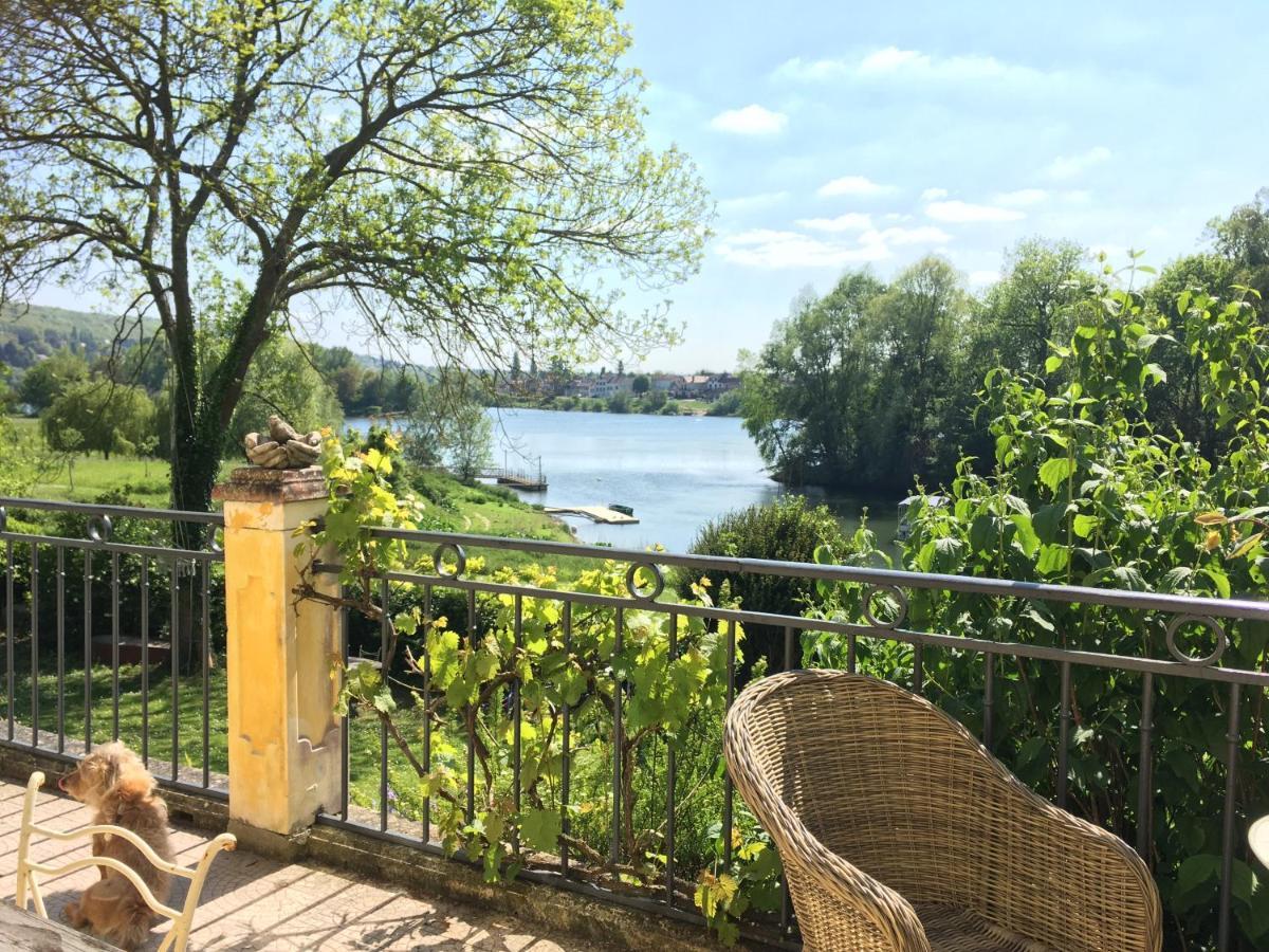 En Bord De Seine Bed & Breakfast Vetheuil Exterior photo